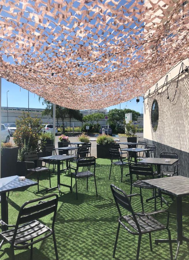 Radisson Hotel Paris Le Bourget Exteriör bild